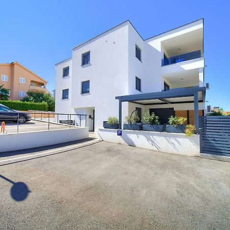 Apartments Nadica Deluxe Malinska Ngoại thất bức ảnh