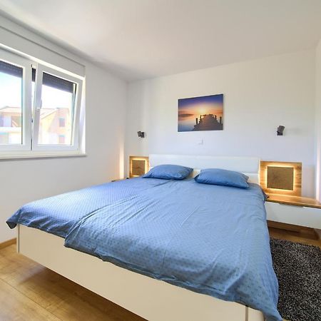 Apartments Nadica Deluxe Malinska Ngoại thất bức ảnh