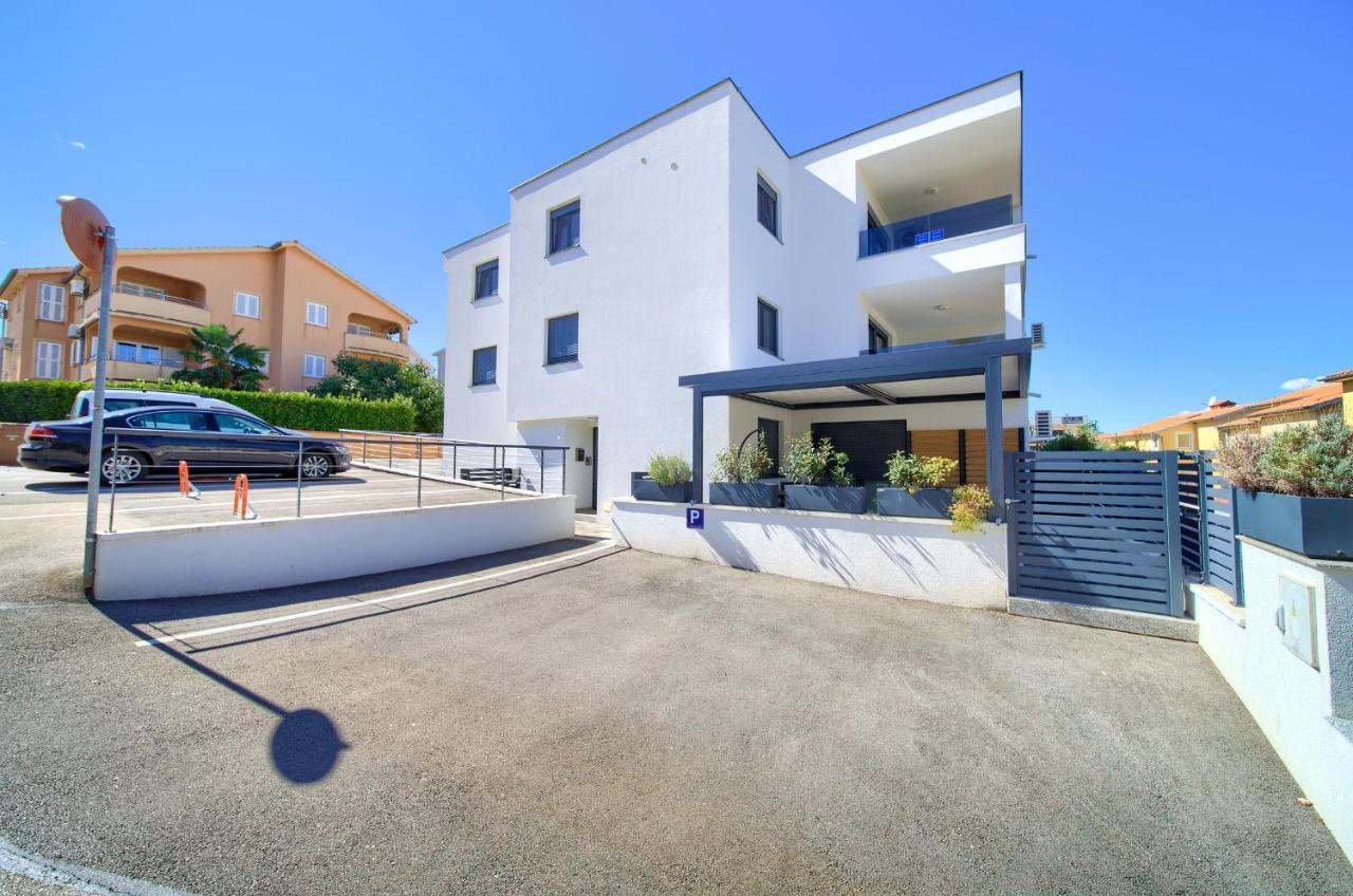 Apartments Nadica Deluxe Malinska Ngoại thất bức ảnh