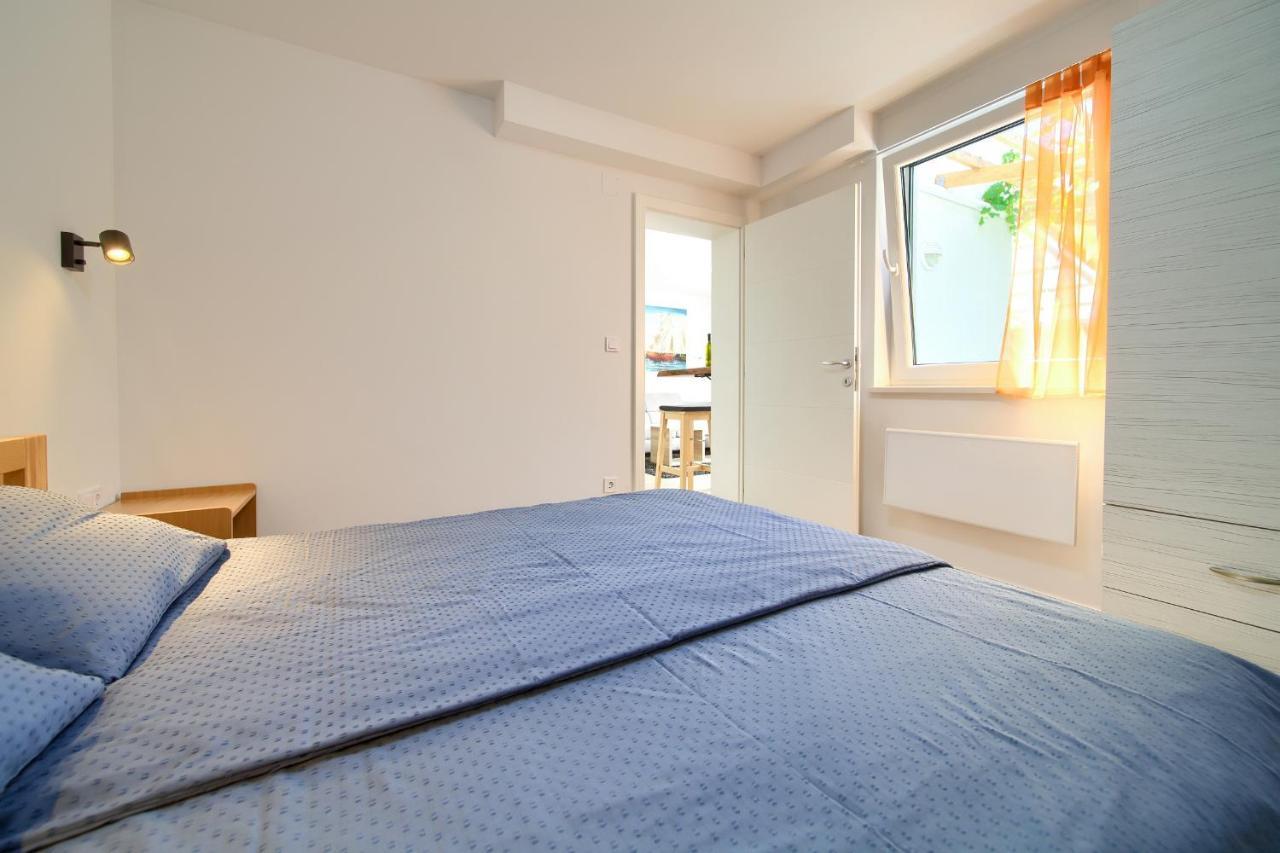 Apartments Nadica Deluxe Malinska Ngoại thất bức ảnh