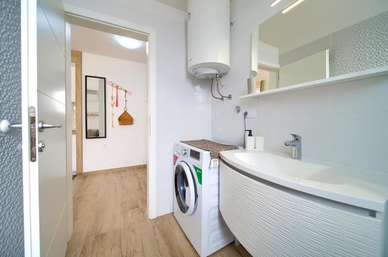 Apartments Nadica Deluxe Malinska Ngoại thất bức ảnh
