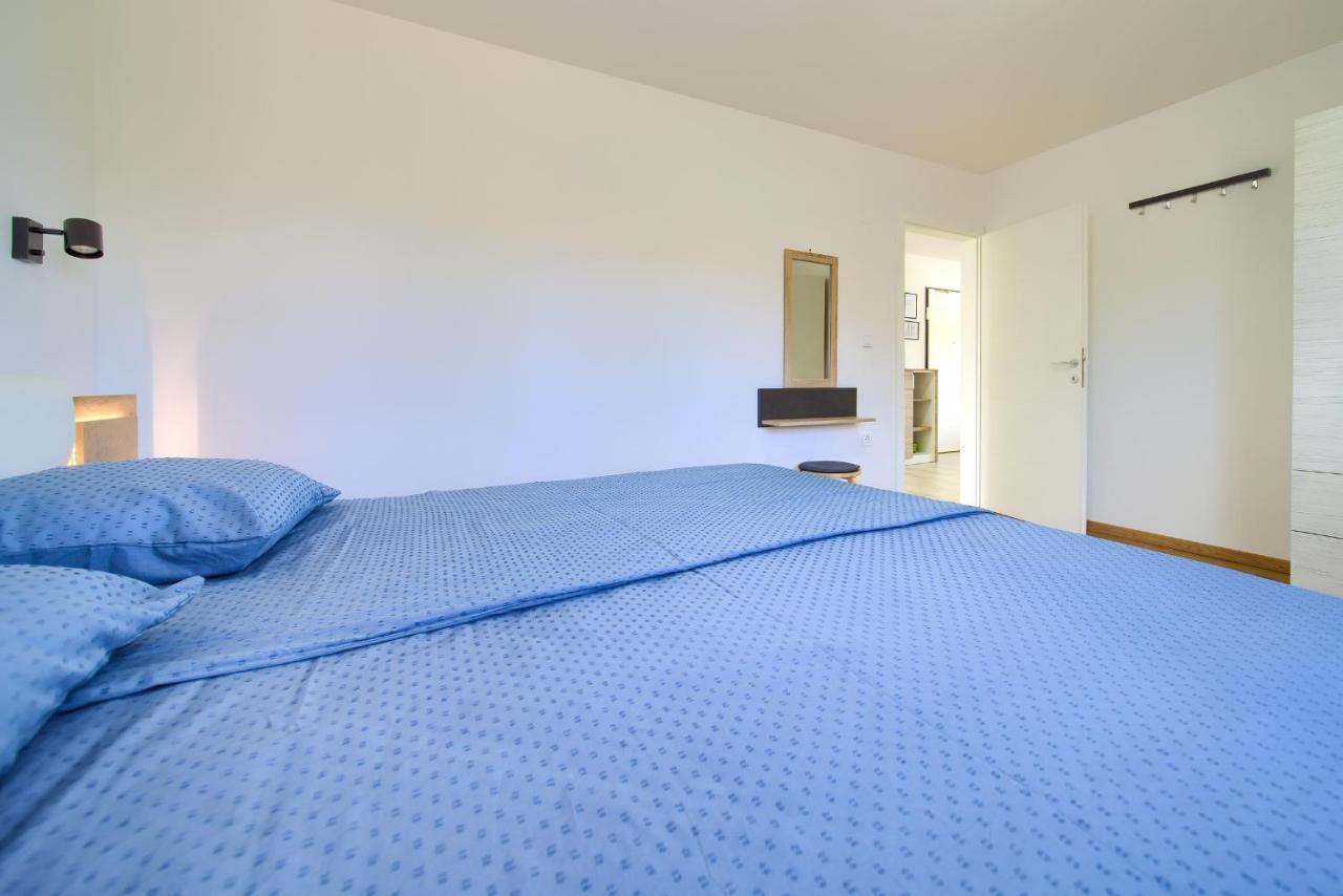 Apartments Nadica Deluxe Malinska Ngoại thất bức ảnh